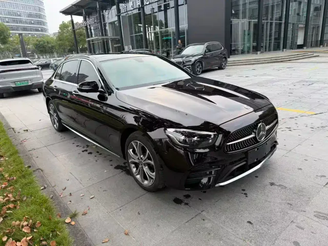 Mercedes-Benz E-Class — Фото автомобиля 2