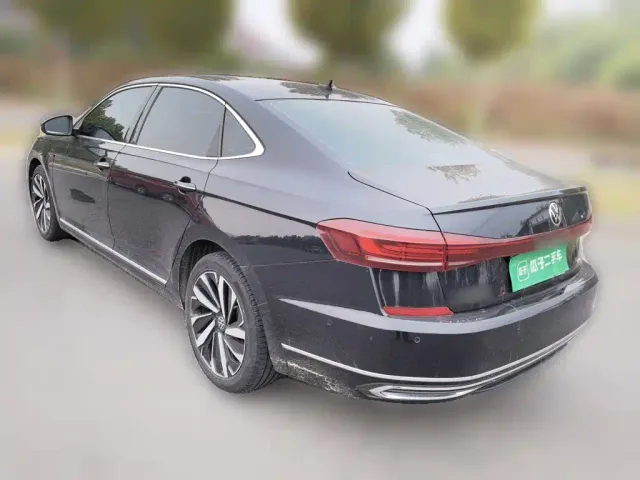 Volkswagen Passat — Фото автомобиля 24