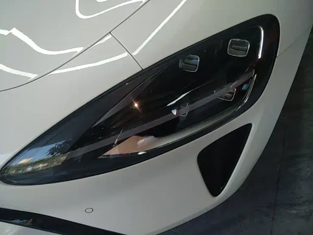 Xiaomi SU7 — Фото автомобиля 23