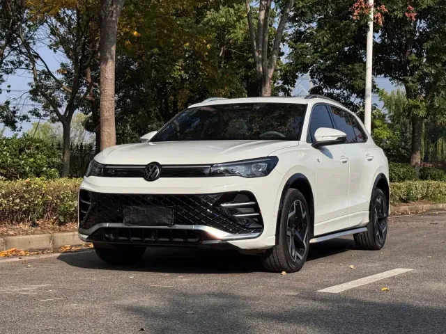 Фотография автомобиля — Volkswagen Tiguan L