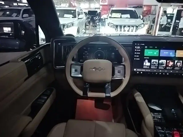 BYD FangChengBao Leopard 5 — Фото автомобиля 10
