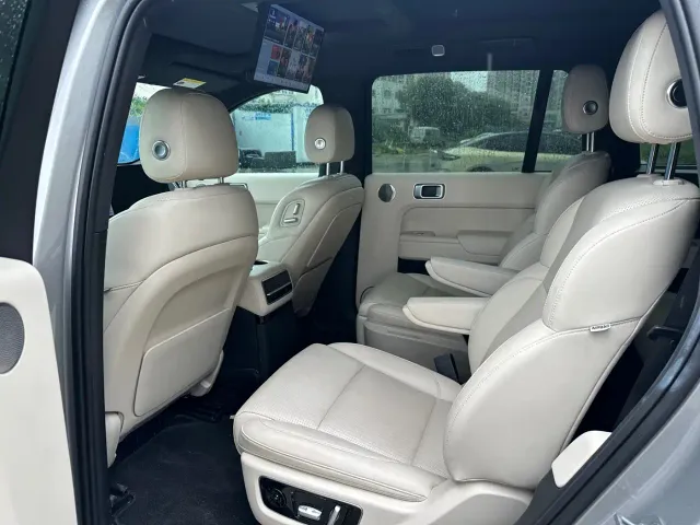 Li Auto L9 — Фото автомобиля 5