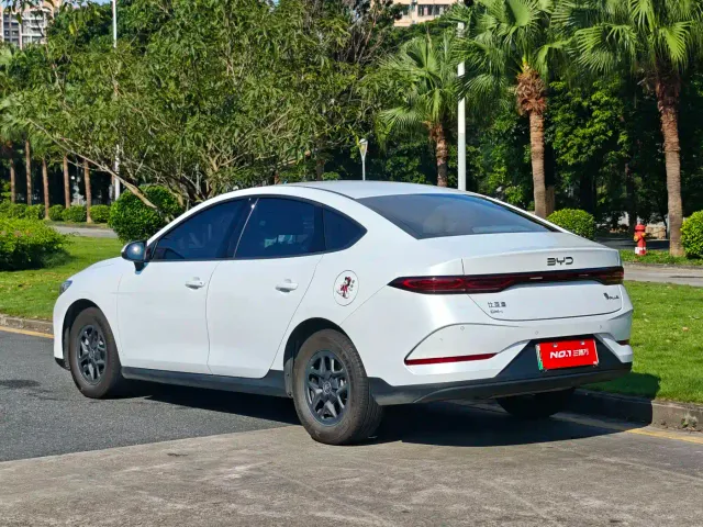 BYD Qin PLUS — Фото автомобиля 4