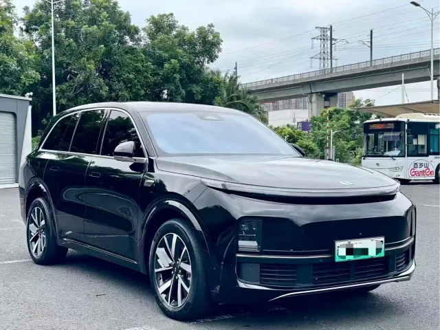 Li Auto L8 — Фото автомобиля 3