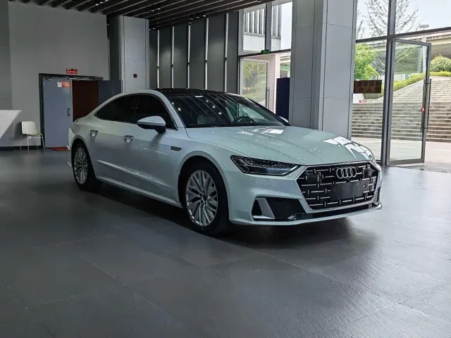 Audi A7L — Фото автомобиля 3