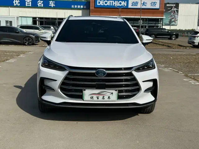 BYD Tang — Фото автомобиля 14