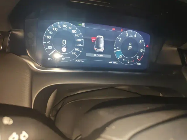 Land Rover Discovery Sport — Фото автомобиля 8