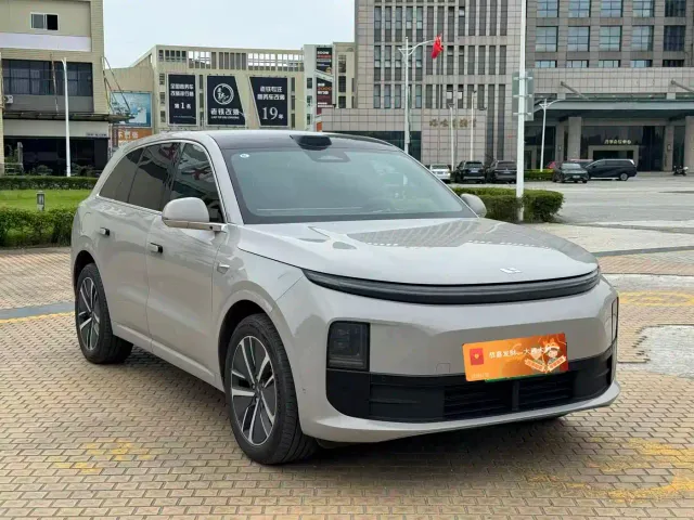 Li Auto L6 — Фото автомобиля 2