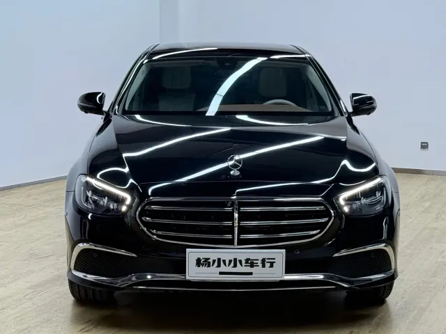 Mercedes-Benz E-Class — Фото автомобиля 2