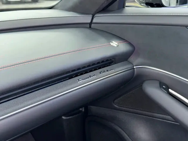 Xiaomi SU7 — Фото автомобиля 19