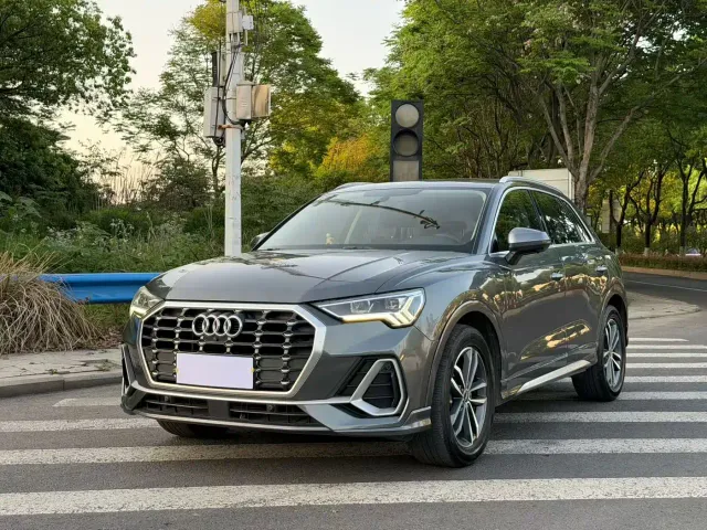 Фотография автомобиля — Audi Q3