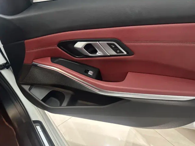 BMW 3 Series — Фото автомобиля 4