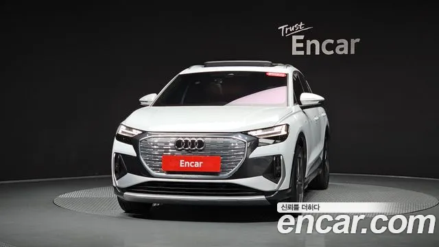 Audi Q4 e-tron F4 — Фото автомобиля 3