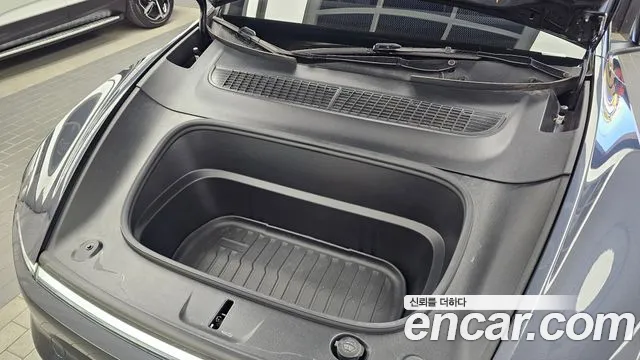 Tesla Model Y — Фото автомобиля 6