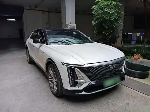 Cadillac Lyriq — Фото автомобиля 3