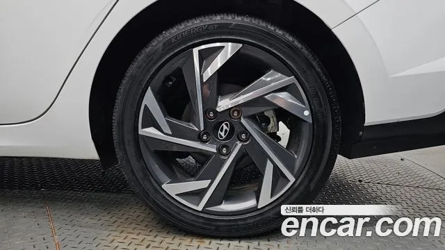 Hyundai Avante CN7 — Фото автомобиля 6