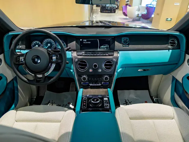 Rolls-Royce Cullinan — Фото автомобиля 15