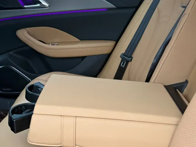 Hongqi H5 — Фото автомобиля 17
