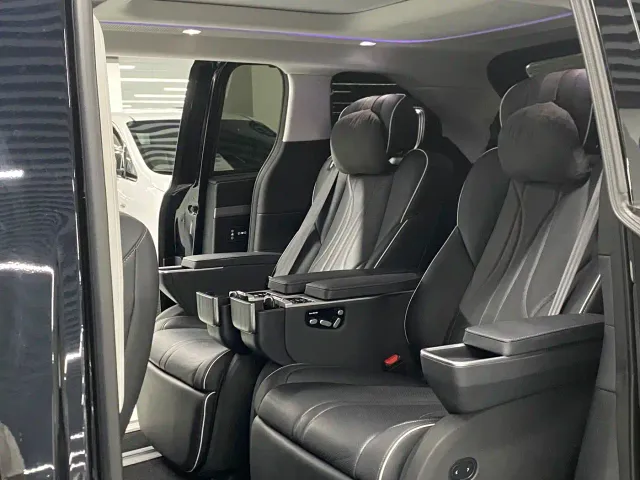 Xpeng X9 — Фото автомобиля 13