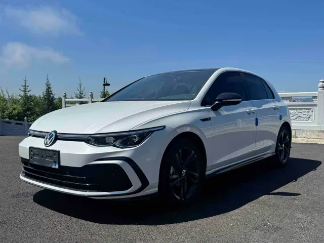 Фотография автомобиля — Volkswagen Golf