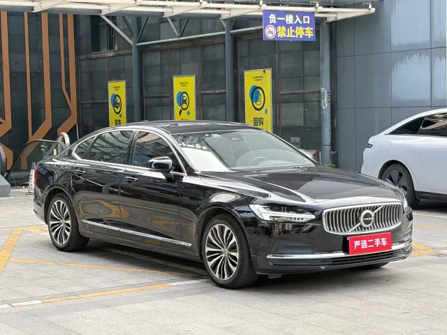 Volvo S90 — Фото автомобиля 3