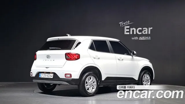 Hyundai Venue — Фото автомобиля 2