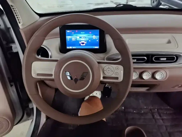 Wuling Hongguang Mini EV — Фото автомобиля 9