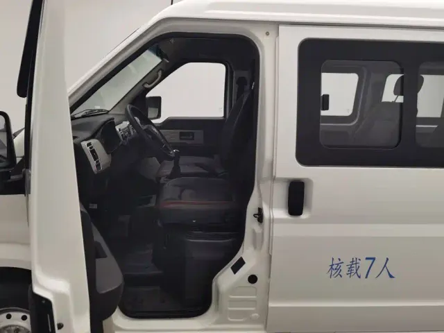 Dongfeng Xiaokang C36 — Фото автомобиля 10