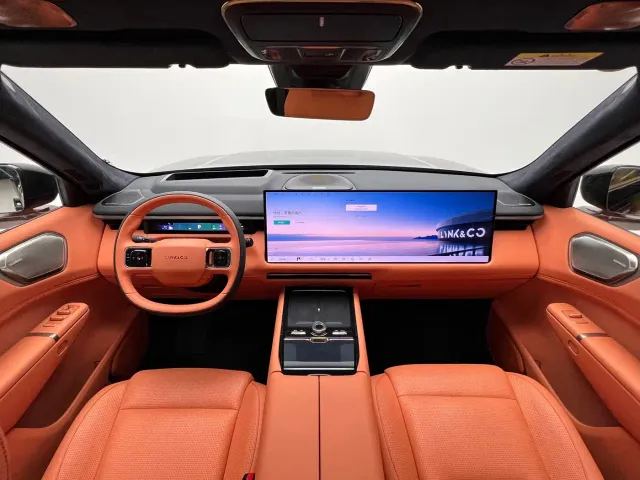 Lynk & Co 900 — Фото автомобиля 9