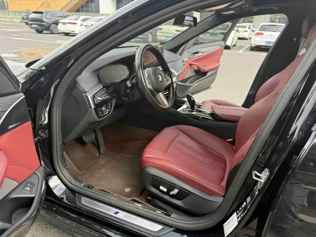 BMW 5 Series — Фото автомобиля 7