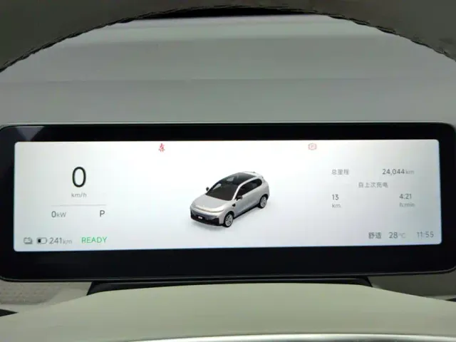 Leapmotor B10 — Фото автомобиля 14