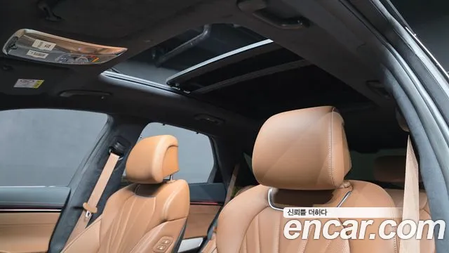 Genesis GV70 — Фото автомобиля 25