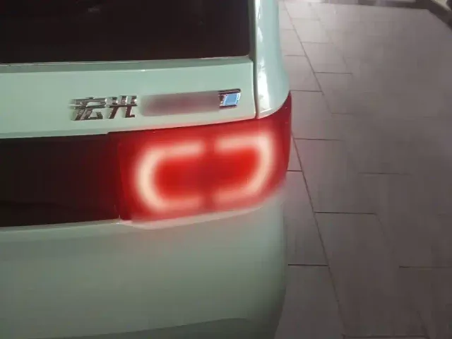 Wuling Hongguang Mini EV — Фото автомобиля 7