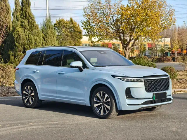 Li Auto ONE — Фото автомобиля 3