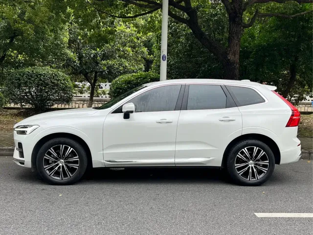 Volvo XC60 — Фото автомобиля 3