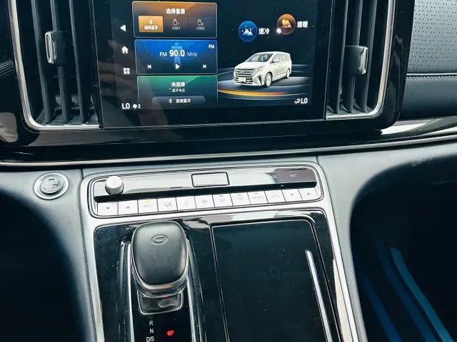 GAC Trumpchi M8 — Фото автомобиля 10