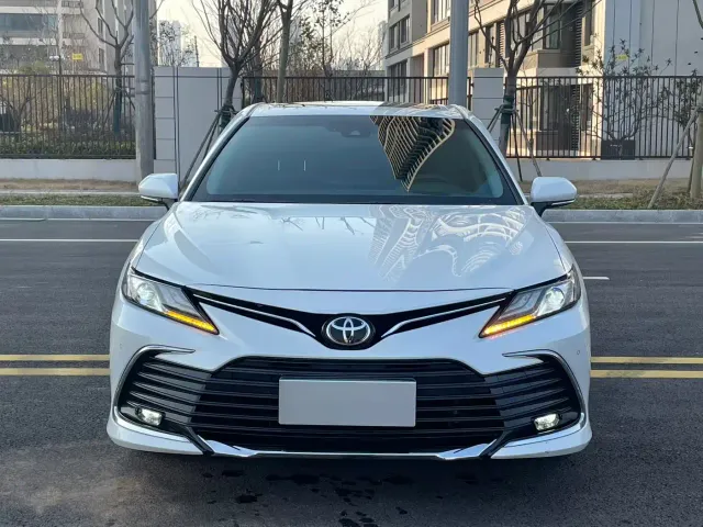 Toyota Camry — Фото автомобиля 2