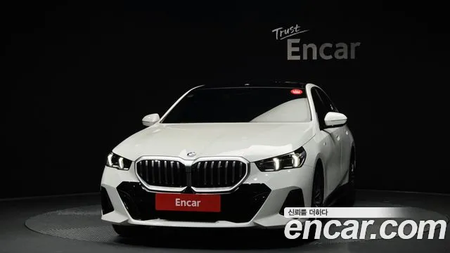 BMW 5 Series G60 — Фото автомобиля 3