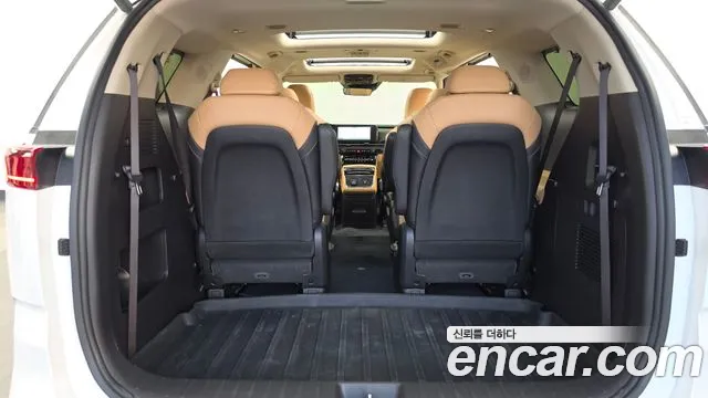 Kia Carnival Generation 4 — Фото автомобиля 20