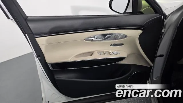 Genesis GV70 — Фото автомобиля 13