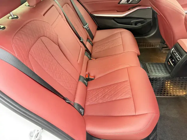 BMW 3 Series — Фото автомобиля 9