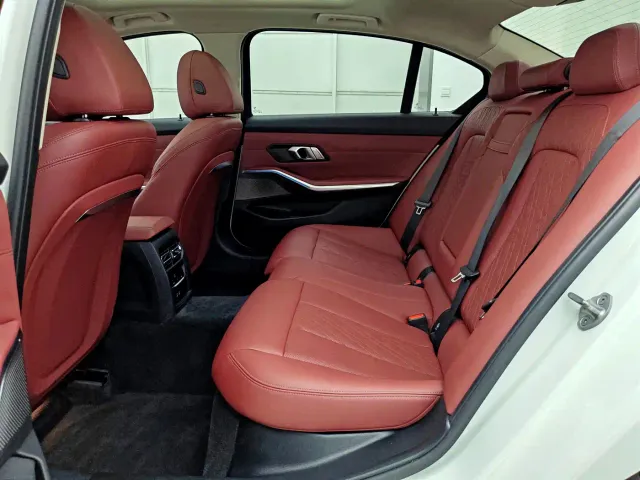 BMW 3 Series — Фото автомобиля 6