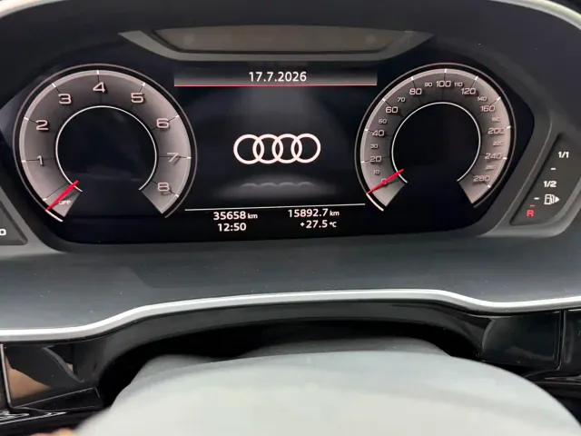 Audi Q3 — Фото автомобиля 11