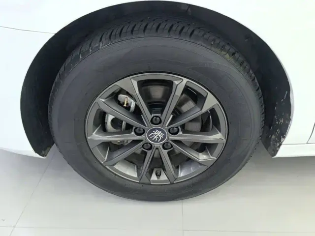 BYD Qin PLUS — Фото автомобиля 22