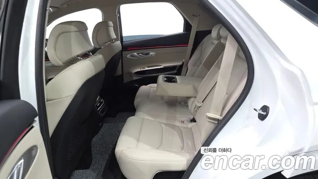 Genesis GV70 — Фото автомобиля 18