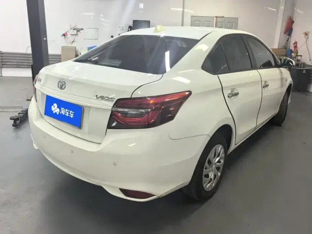 Toyota Vios — Фото автомобиля 3