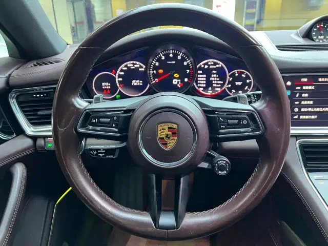Porsche Panamera — Фото автомобиля 10