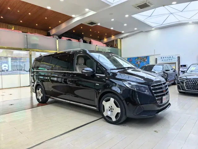 Mercedes-Benz V-Class — Фото автомобиля 3