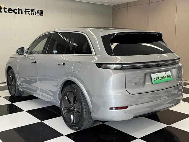 Li Auto L7 — Фото автомобиля 7