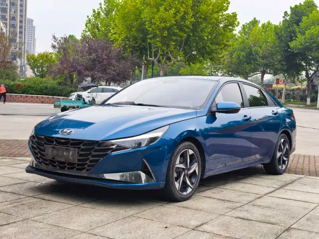 Hyundai Elantra — Фото автомобиля 2